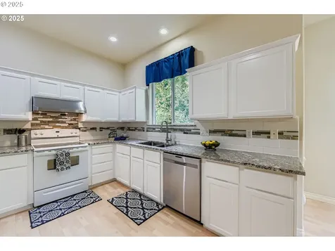 7238 NE Shaleen Street Hillsboro OR 97124