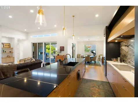 3467 Quail Meadow Way Eugene OR 97408