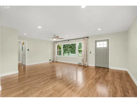 231 NE 10th Avenue Canby OR 97013