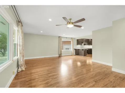 231 NE 10th Avenue Canby OR 97013