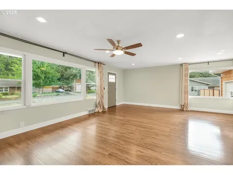 231 NE 10th Avenue Canby OR 97013