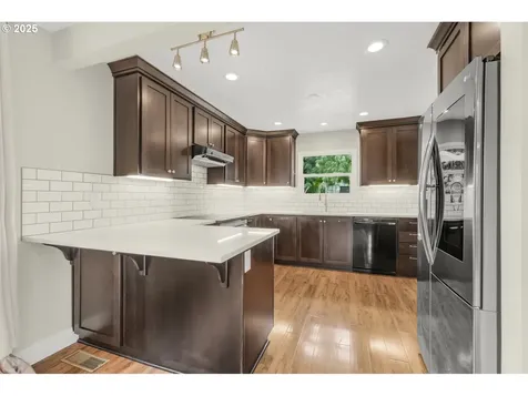 231 NE 10th Avenue Canby OR 97013