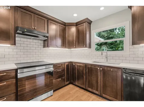 231 NE 10th Avenue Canby OR 97013