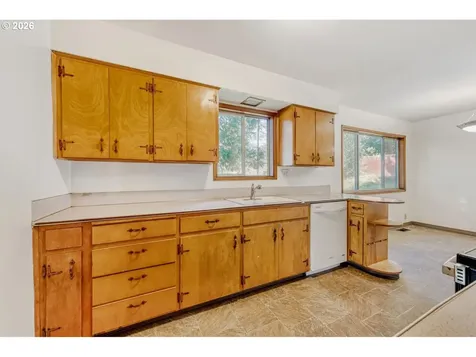 6615 SW Canyon Drive Portland OR 97225