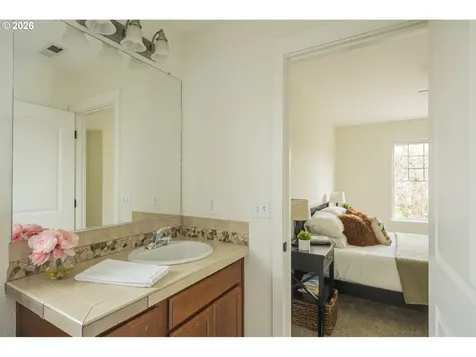 7921 SE 45th Avenue Portland OR 97206