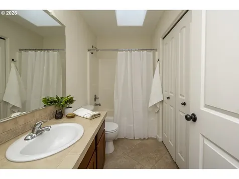 7921 SE 45th Avenue Portland OR 97206