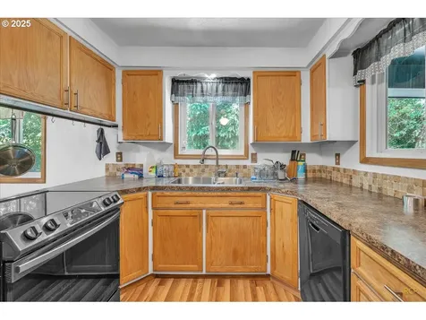 7650 Old Pacific Highway N Castle Rock WA 98611