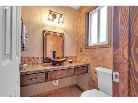 7650 Old Pacific Highway N Castle Rock WA 98611
