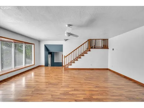 7650 Old Pacific Highway N Castle Rock WA 98611