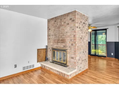 7650 Old Pacific Highway N Castle Rock WA 98611