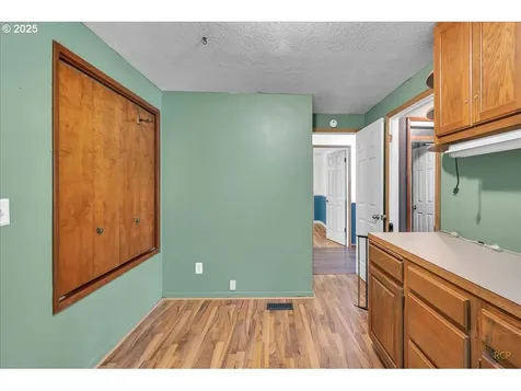 7650 Old Pacific Highway N Castle Rock WA 98611