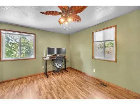 7650 Old Pacific Highway N Castle Rock WA 98611