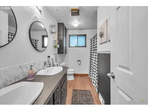 7650 Old Pacific Highway N Castle Rock WA 98611