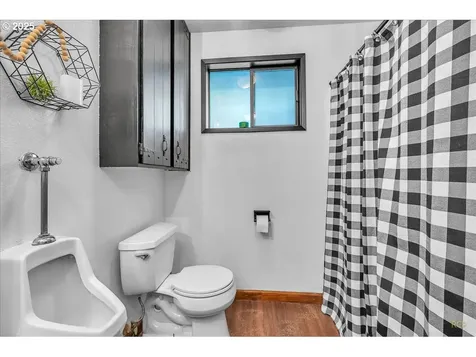 7650 Old Pacific Highway N Castle Rock WA 98611