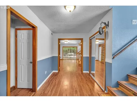 7650 Old Pacific Highway N Castle Rock WA 98611