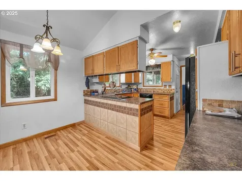 7650 Old Pacific Highway N Castle Rock WA 98611