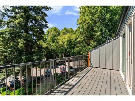 4 Touchstone Lake Oswego OR 97035