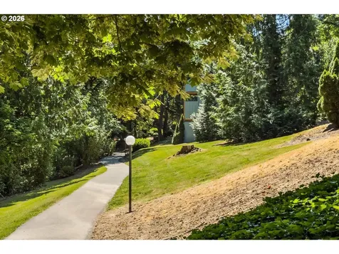 4 Touchstone Lake Oswego OR 97035