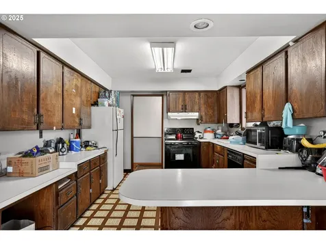 4715 SE 94th Avenue Portland OR 97266