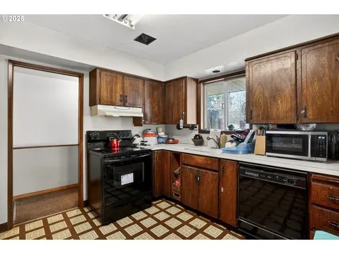 4715 SE 94th Avenue Portland OR 97266