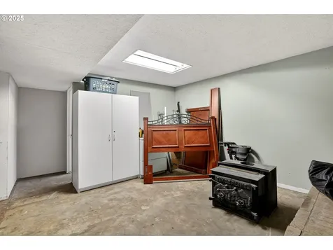 4715 SE 94th Avenue Portland OR 97266