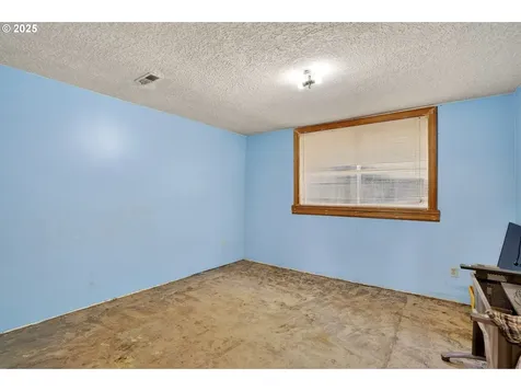 4715 SE 94th Avenue Portland OR 97266