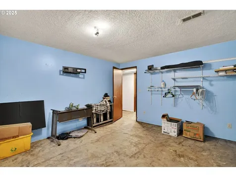 4715 SE 94th Avenue Portland OR 97266