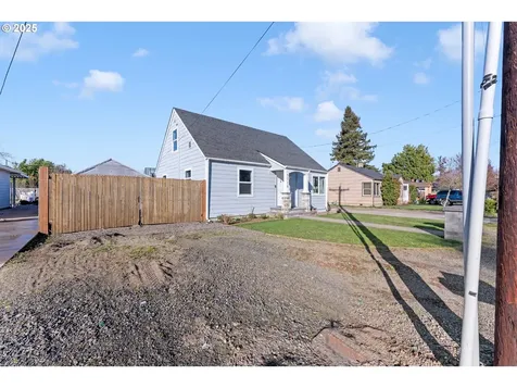 3715 Monroe Avenue NE Salem OR 97301