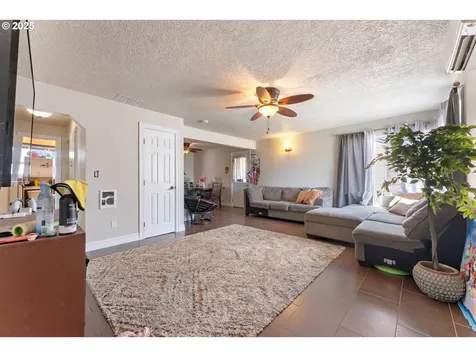 3715 Monroe Avenue NE Salem OR 97301