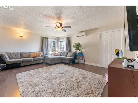 3715 Monroe Avenue NE Salem OR 97301
