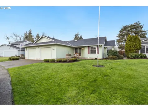 2744 Dayna Lane Eugene OR 97408