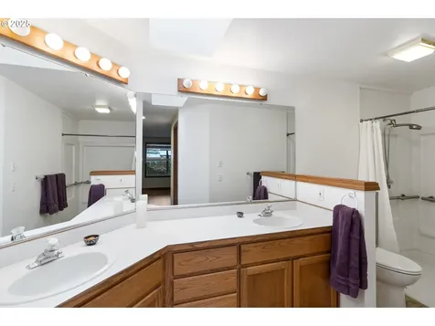 2744 Dayna Lane Eugene OR 97408