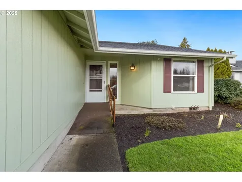 2744 Dayna Lane Eugene OR 97408