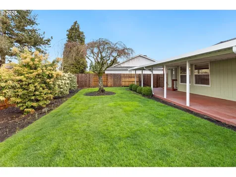 2744 Dayna Lane Eugene OR 97408