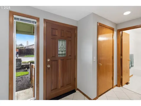 2744 Dayna Lane Eugene OR 97408