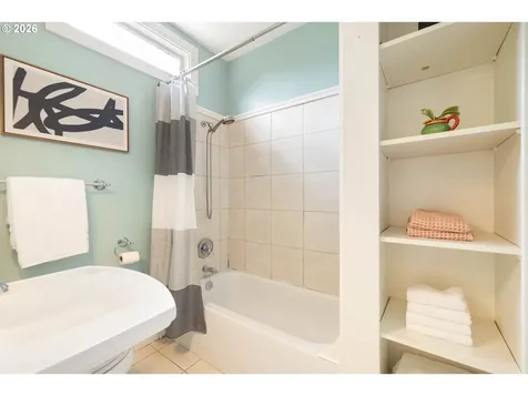 4310 SE 52nd Avenue Portland OR 97206