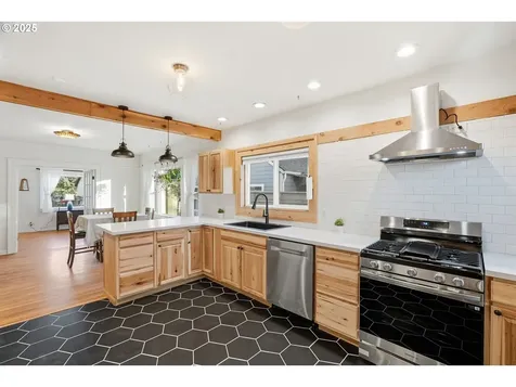 4811 SE 60th Avenue Portland OR 97206