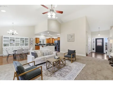 338 NW Foxglove Street Dallas OR 97338