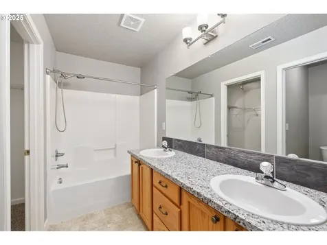 3215 SE Robin Circle Hillsboro OR 97123