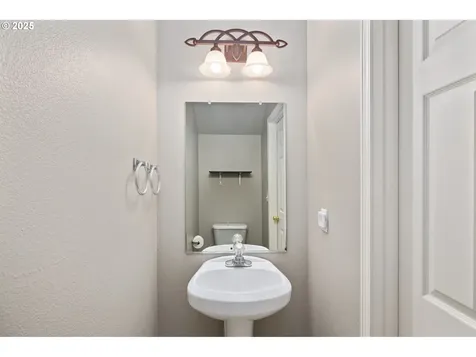 3215 SE Robin Circle Hillsboro OR 97123