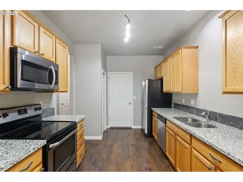3215 SE Robin Circle Hillsboro OR 97123