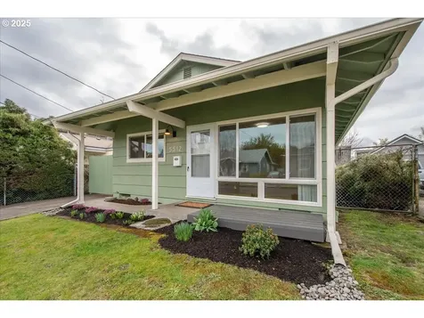 5512 SE Bush Street Portland OR 97206