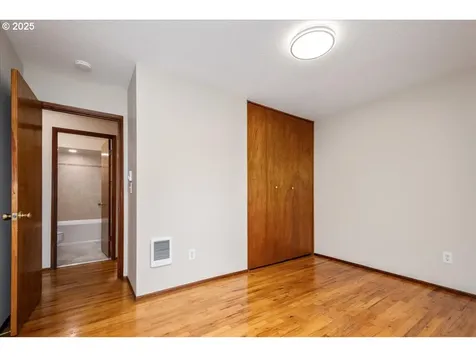 5512 SE Bush Street Portland OR 97206