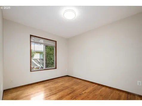 5512 SE Bush Street Portland OR 97206