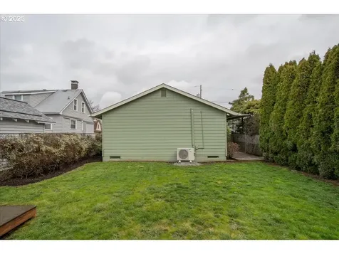 5512 SE Bush Street Portland OR 97206