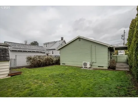 5512 SE Bush Street Portland OR 97206