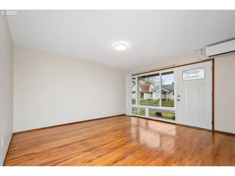 5512 SE Bush Street Portland OR 97206