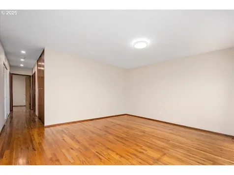 5512 SE Bush Street Portland OR 97206