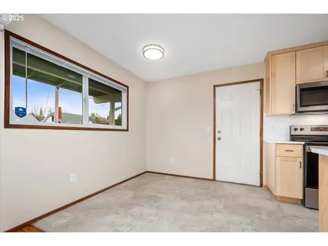 5512 SE Bush Street Portland OR 97206