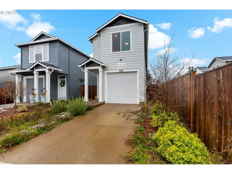 293 E Wayno Way Newberg OR 97132